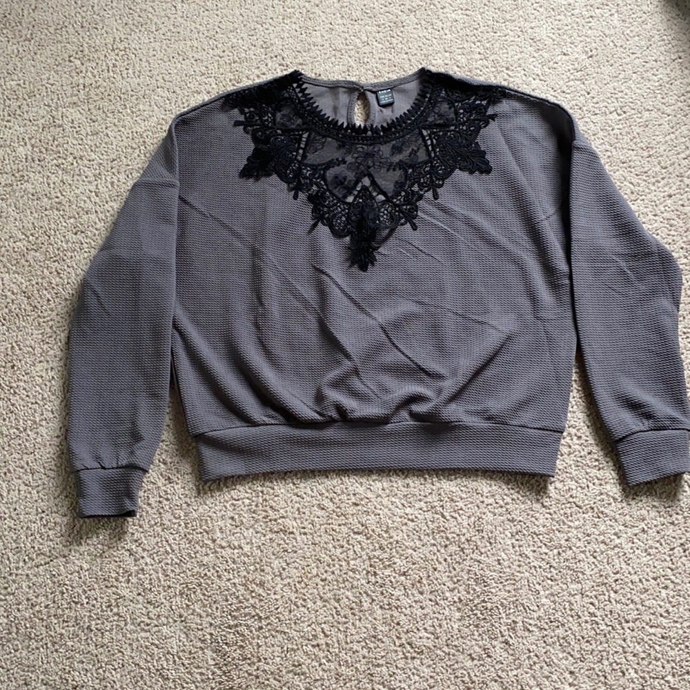 Lace shoulder drop sweatshirt